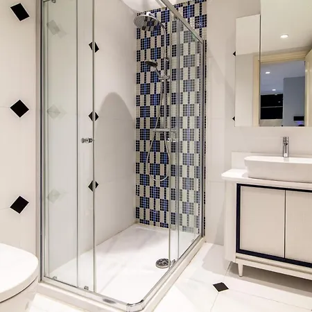 Cozy Flat Near Popular Attractions In Beyoglu *